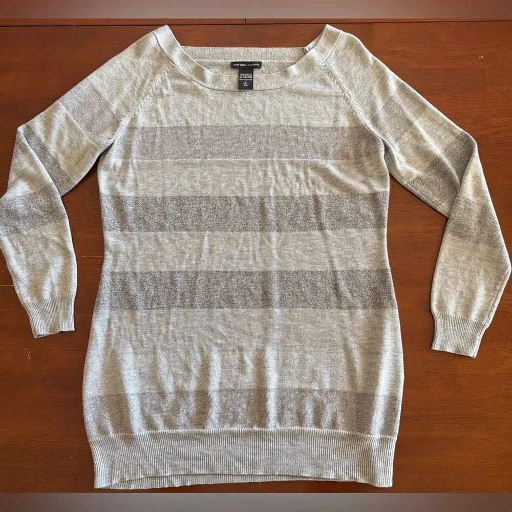New York & Company Gray and Silver Metallic Stripe Pullover Sweater size Large